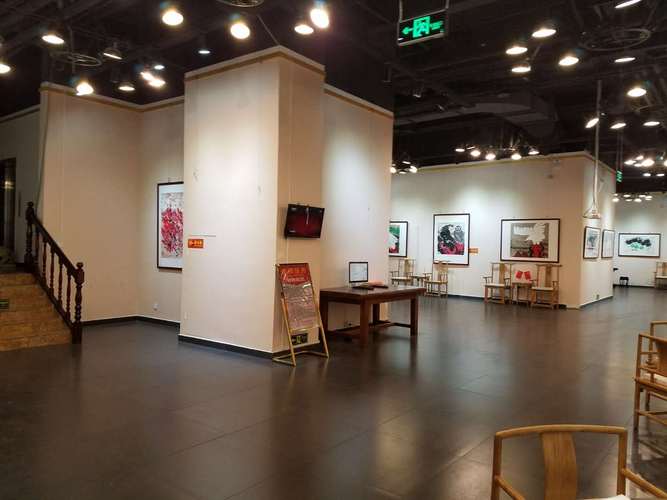 陈二朋,公司经营范围包括:组织文化艺术交流活动;文艺创作